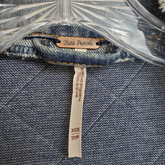Free People Ditsy denim jacket XS/S RARE C1 - Picture 3 of 15